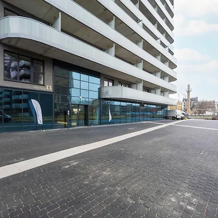 Apartamento Quorum With Parking And Air Conditioning Close To The Center In By Renters Prestige