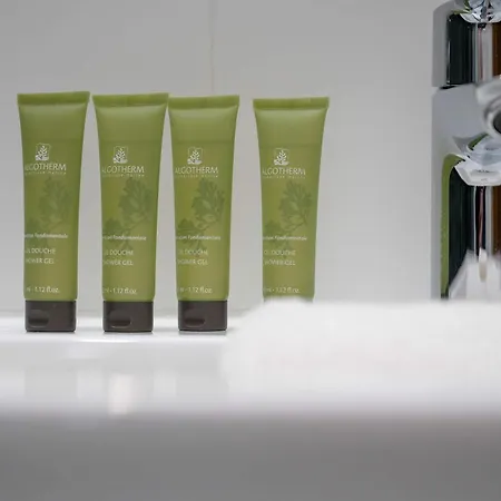 Quorum With Parking And Air Conditioning Close To The Center In By Renters Prestige Apartamento *