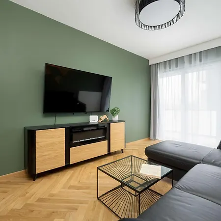 Quorum With Parking And Air Conditioning Close To The Center In By Renters Prestige Apartamento Breslavia