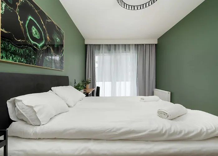 Quorum With Parking And Air Conditioning Close To The Center In By Renters Prestige Апартаменты