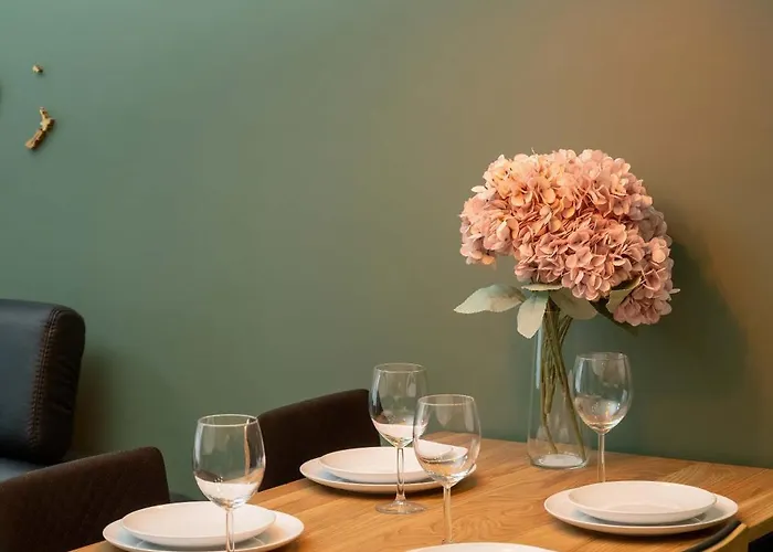 Quorum With Parking And Air Conditioning Close To The Center In By Renters Prestige Апартаменты