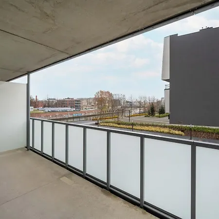 Daire Quorum With Parking And Air Conditioning Close To The Center In By Renters Prestige