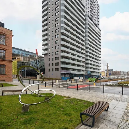 Quorum With Parking And Air Conditioning Close To The Center In By Renters Prestige Daire