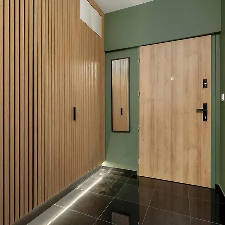 דירה Quorum With Parking And Air Conditioning Close To The Center In By Renters Prestige *