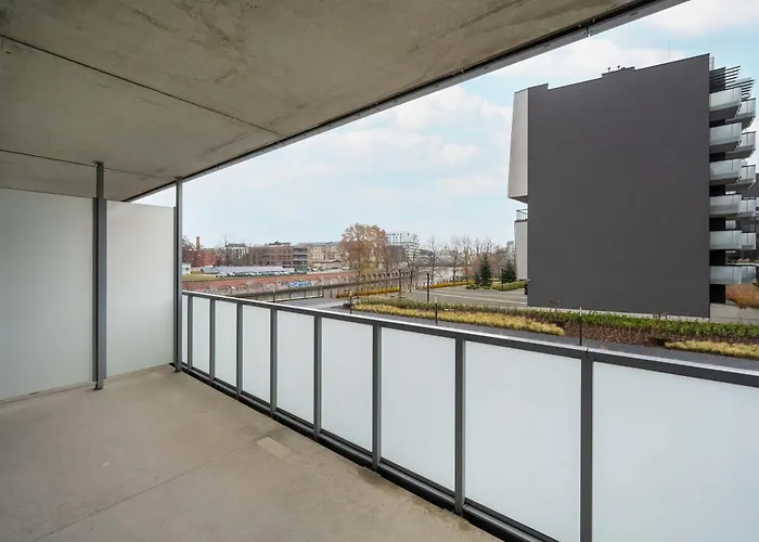 Διαμέρισμα Quorum With Parking And Air Conditioning Close To The Center In By Renters Prestige