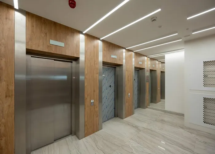 Quorum With Parking And Air Conditioning Close To The Center In By Renters Prestige Daire Wroclaw