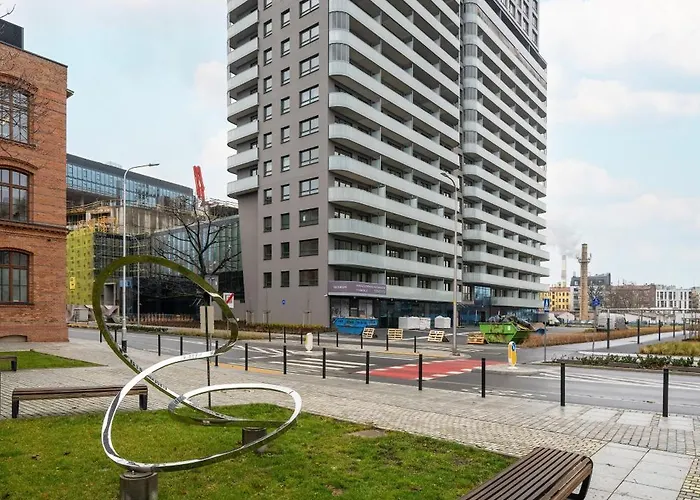 Quorum With Parking And Air Conditioning Close To The Center In By Renters Prestige Διαμέρισμα